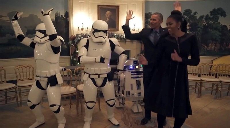 فيديو: باراك أوباما وزوجته ميشيل يرقصان مع أبطال حرب النجوم
